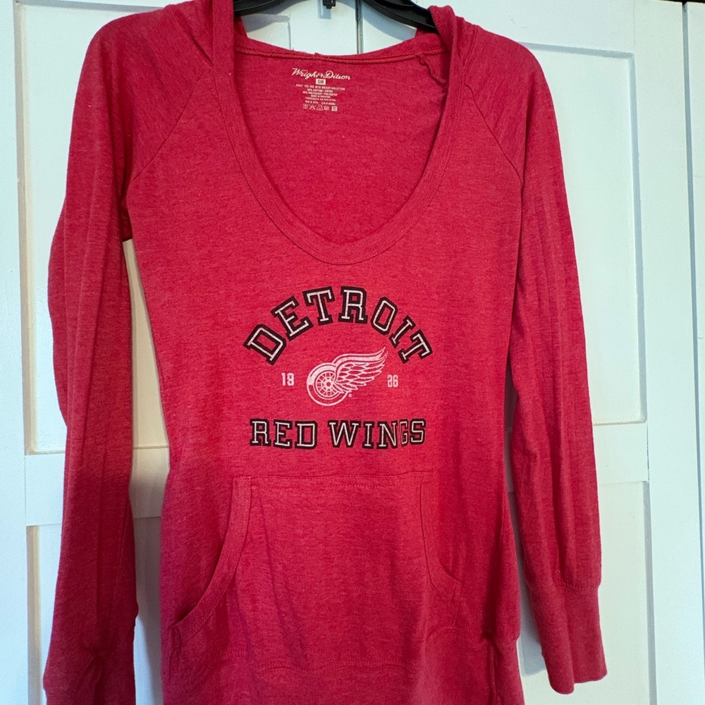 Majestic Women's Red Detroit Red Wings Sweatshirt
